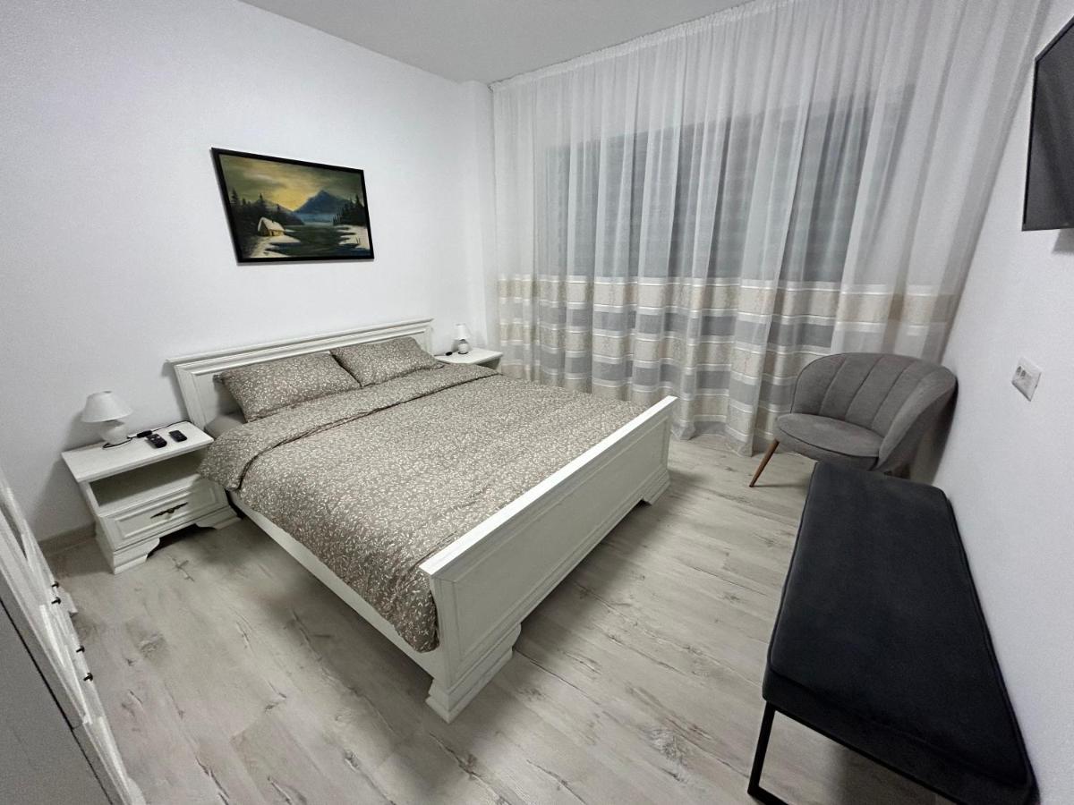 1 Mai - Luxury Park Apartments - Self Check-In - Private Parking - 2 Craiova Exterior foto