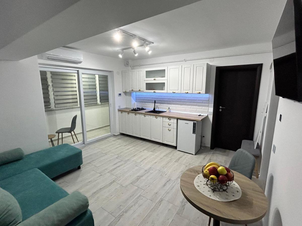 1 Mai - Luxury Park Apartments - Self Check-In - Private Parking - 2 Craiova Exterior foto