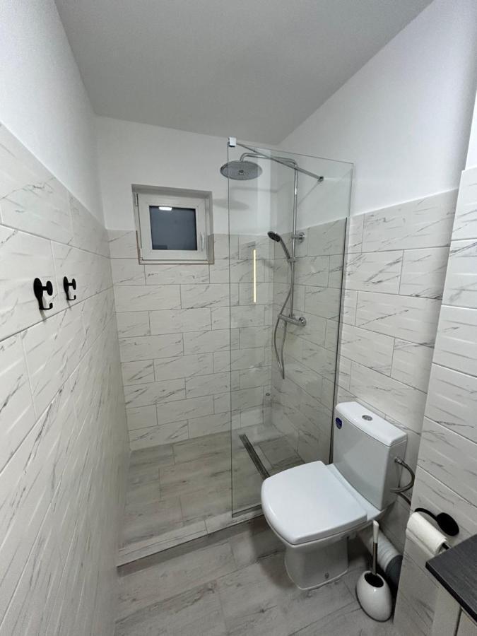 1 Mai - Luxury Park Apartments - Self Check-In - Private Parking - 2 Craiova Exterior foto