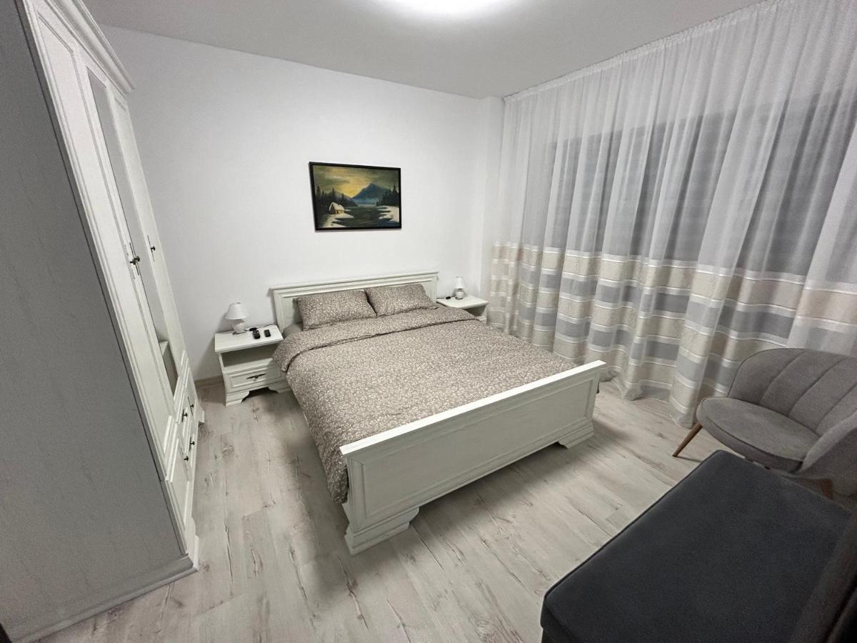 1 Mai - Luxury Park Apartments - Self Check-In - Private Parking - 2 Craiova Exterior foto