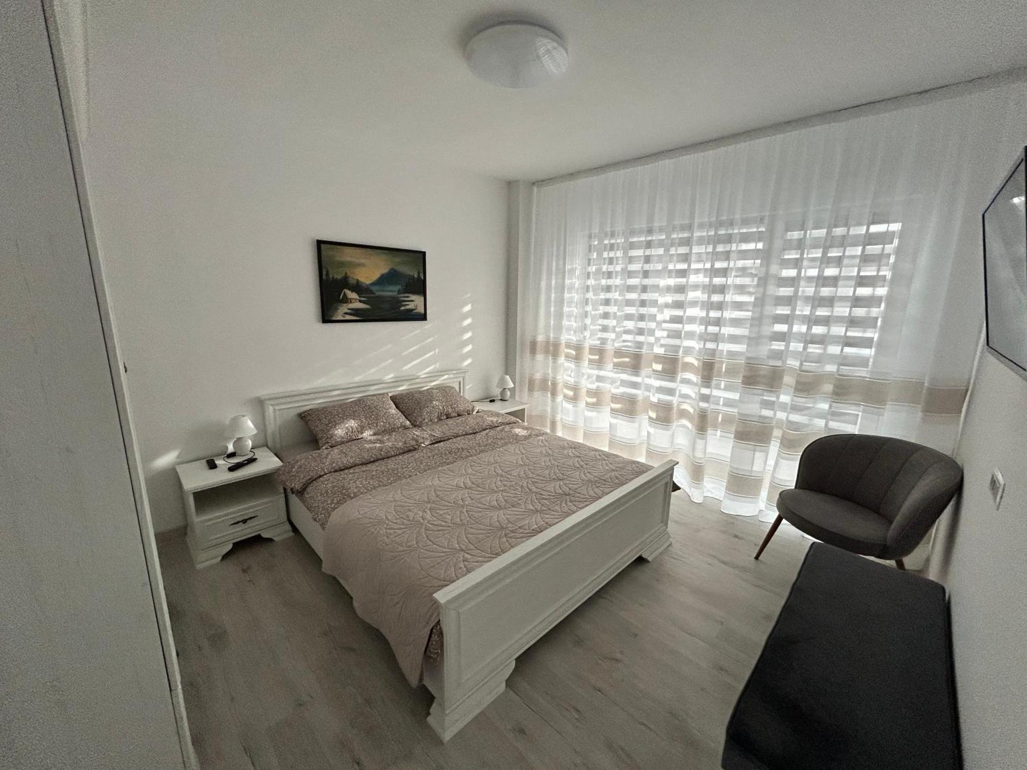 1 Mai - Luxury Park Apartments - Self Check-In - Private Parking - 2 Craiova Exterior foto